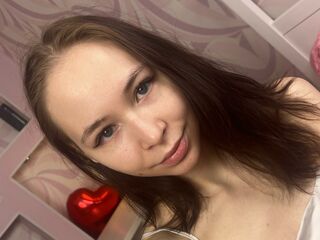 camgirl showing tits GladysDryer