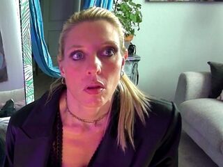naked camgirl masturbating GlammaZon