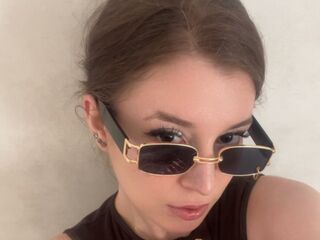 naughty camgirl HeleneBrutger
