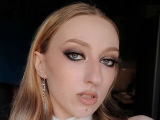 naked girl with webcam masturbating with vibrator HenriettaFare