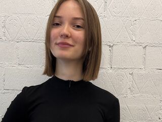camgirl playing with sextoy HillaryJabiro