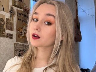 camgirl showing tits IlianaEggenberg