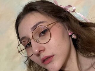 cam girl masturbating with vibrator IngeFelde