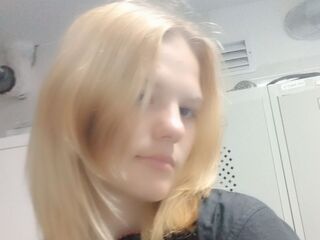 girl cam IzettaRambousek