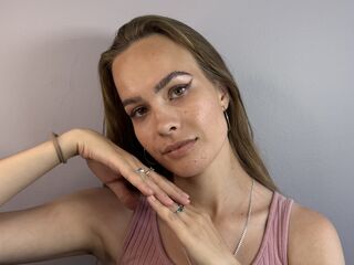 naughty camgirl photo JerilynMominee