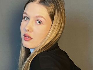 camgirl playing with sextoy JoycelynDoctor