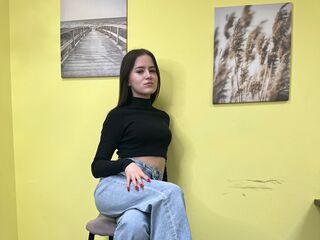 camslut masturbating KeeleyGambee