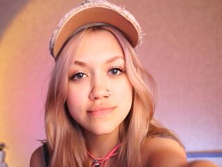 hot camwhore KiraSardewys