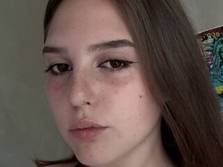camgirl shaving pussy KristiToy
