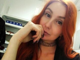 naughty cam girl fingering shaved pussy KristyRed
