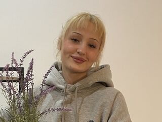 cam slut photo KyungMikes