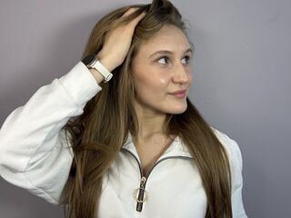 free videochat LatrinaBrounson