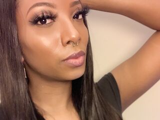 nude gamgirl LaylaAriana