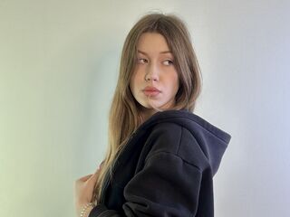 nude gamgirl LeonilaKesling