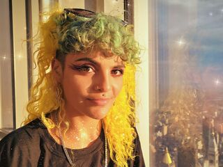 cam girl playing with dildo LilaBratz