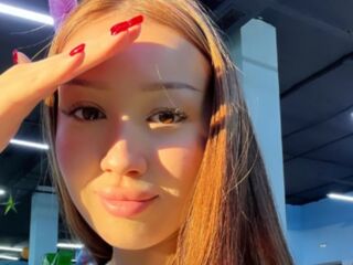 naughty camgirl masturbating with vibrator LucyAurexia