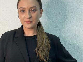 cam slut photo LyndaEstle