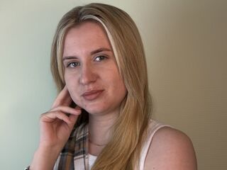 fingering cam girl MargueriteKraham
