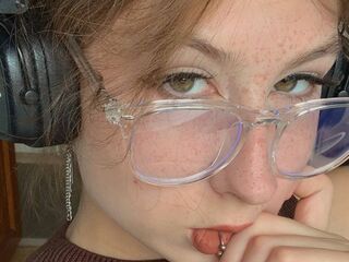 beautiful webcamgirl MayaYam