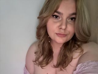cam girl fingering MeganDarcy