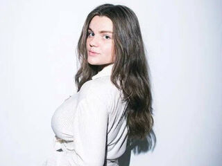 masturbating cam girl MelaniMell