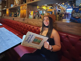 hot cam girl masturbating with vibrator MelanyCol