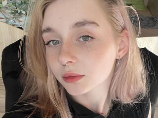 naked webcamgirl photo MiaMerek