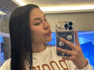 campic MiaThomp