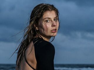 fingering cam slut MilaOlivers