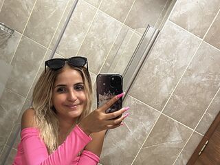 hot cam whore MiriamMery