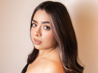 adult webcam chatroom MyaFontaine