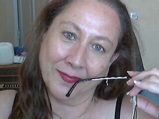 camgirl webcam photo MyriamLevieux
