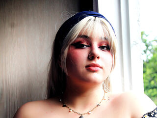 beautiful webcam girl NinaBloomie