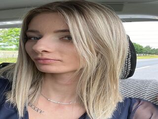cam girl playing with sextoy NoraStar
