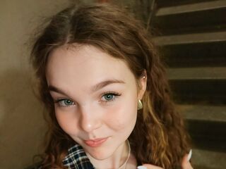 naughty camgirl fingering shaved pussy NorahGrengh