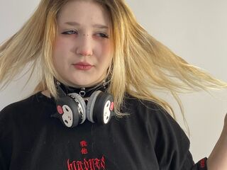 mastubating web cam girl PilarVanhee