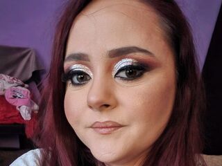 naughty cam girl fingering shaved pussy RaduMiri