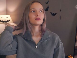 cam girl masturbating with vibrator RessieKaua