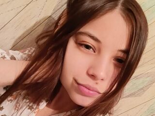 camwhore shaved pussy RowenaEllender