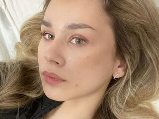 shower webcam RoxanePoire