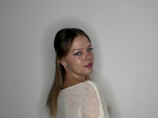 naughty camgirl masturbating with dildo RubieMenso