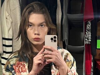 hot striptease cam RubyRedkis