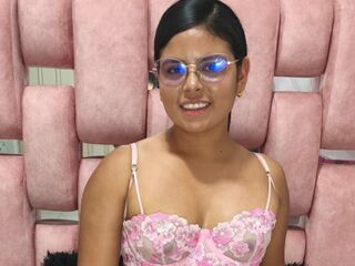 hot webcam slut SalomeHarman