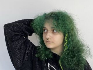 camwhore shaved pussy SamellaMagowan