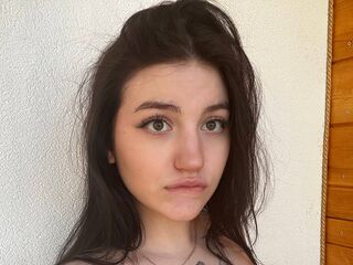 topless webcamgirl SashaPefferman