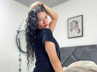 topless webcam girl SerenePikiston