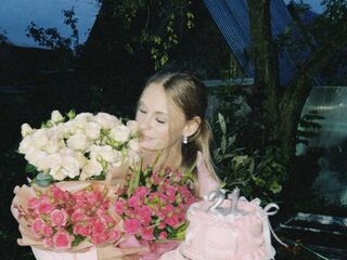 chat with cam SharlynHazelton