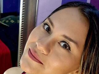 naughty cam girl masturbating with dildo SilvanaArdiente