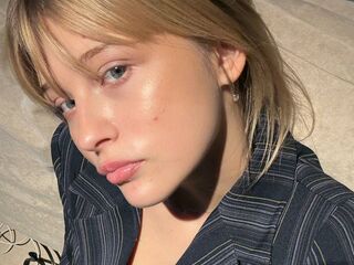 adult webcam chatroom SoledadMadon