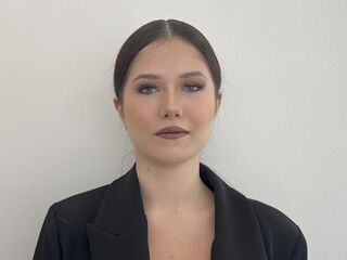 cam girl playing with dildo SophiaHilla